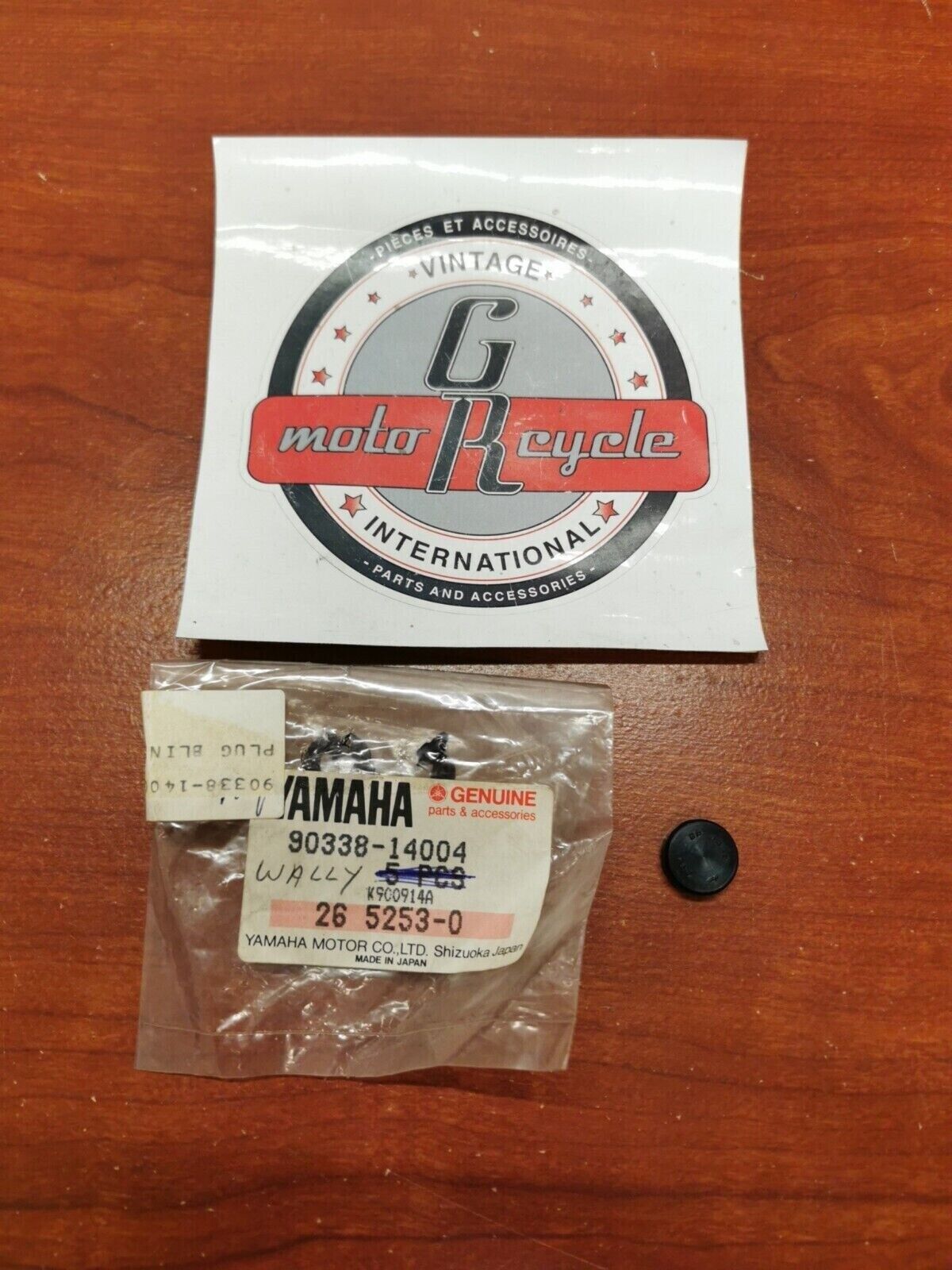 NEW NOS Yamaha XS1100 XJ1100 TA125 SPECIAL SHAPE PLUG 90338-14004-00 Y99