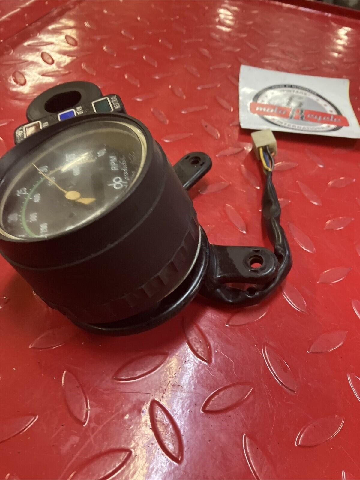 Suzuki RV90 1976 speedometer pilot light case dash indicator bulb 34100-27730
