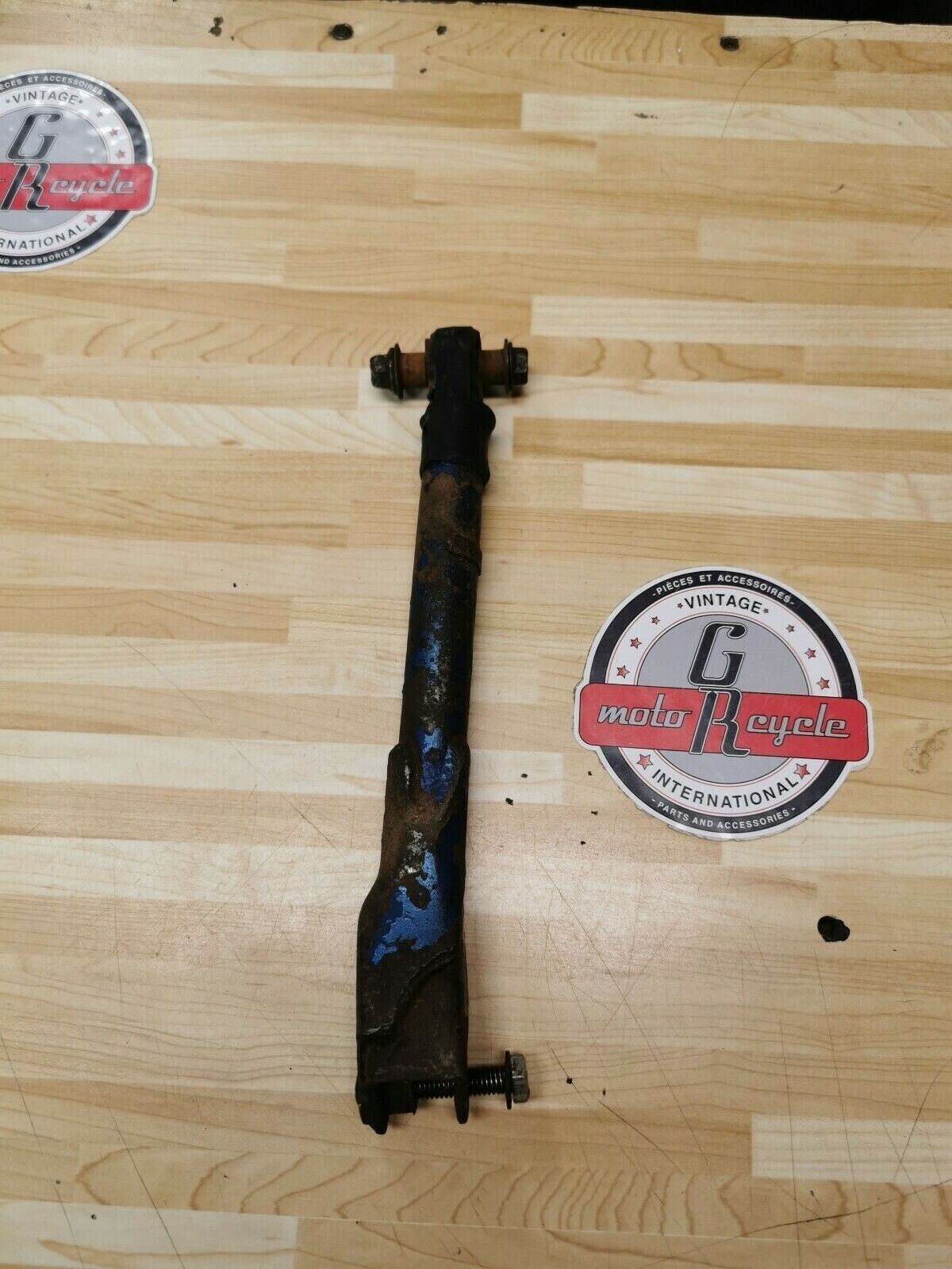 Suzuki RM125 1982 swingarm linkage cushion lever rod arm left