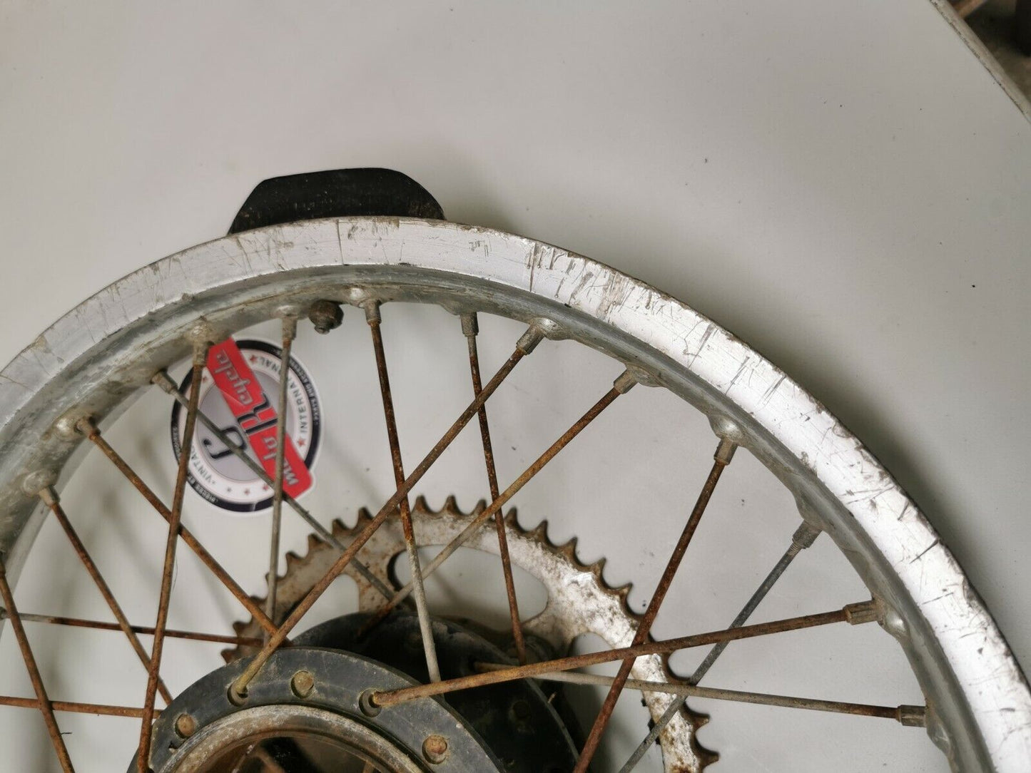Suzuki RM125 1984 rear back wheel hub rim 64110-01B02 2