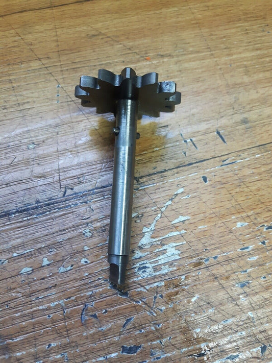 Suzuki RMZ450 2006 oil pump driven gear shaft