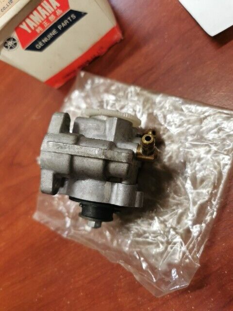 NOS Yamaha 1974 1975 GS250 OIL PUMP 897-13101-00-00 Y130