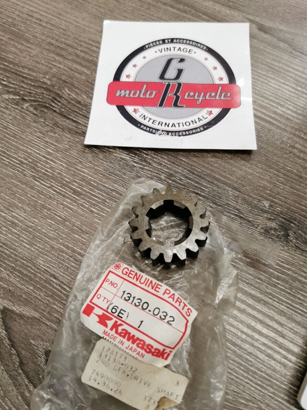 NOS KAWASAKI ZX1000 KZ900 1973 - 1980 2ND GER DRIVE SHAFT 13130-032 K29