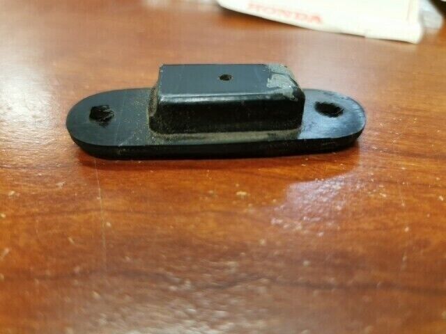 NOS Honda C100 C102 C105 CA100 FRONT TURN SIGNAL LENS GASKET 33443-001-010 H98