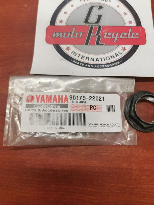 NOS Yamaha YXM70 YXM700 YFM70 YFM5 YXC70 YXE70 YXR7 NUT 90179-22021-00 Y81