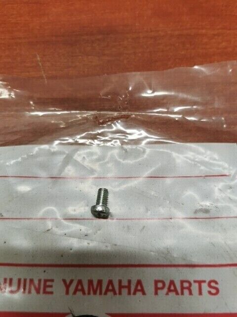 NOS Yamaha DT125 FS1 FS50 PAN HEAD SCREW 98501-04008-00 SUB 98580-04008-00 Y129