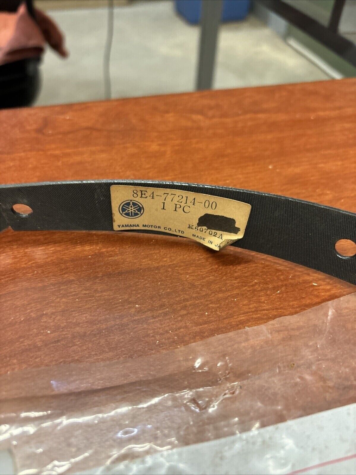 NOS Yamaha 1977 GP440A LOWER TRIM 8E4-77214-00-00 Y181