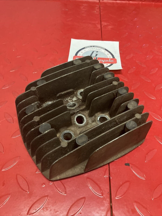 Suzuki RV125 1975 cylinder head jug barrel cover