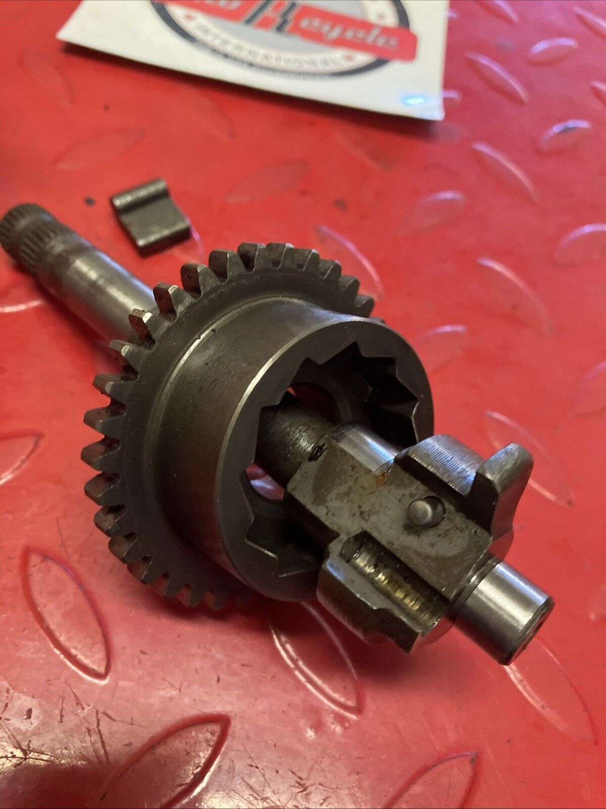 Kawasaki G4TR 1973 kickstarter kick starter spindle shaft gear
