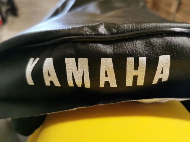 NOS YAMAHA DT125E 1978 COVER SEAT 2A6-24771-00-00 Y104