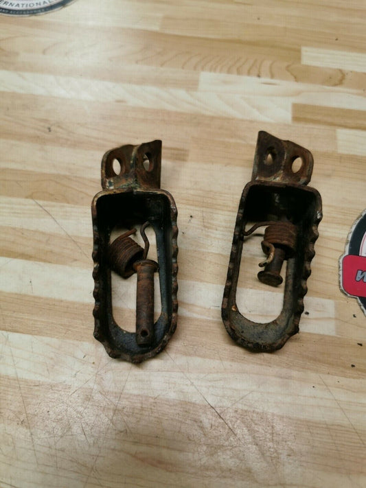 Kawasaki KX80 1990 footpegs footrest foot peg step rest 1989 34028-1266
