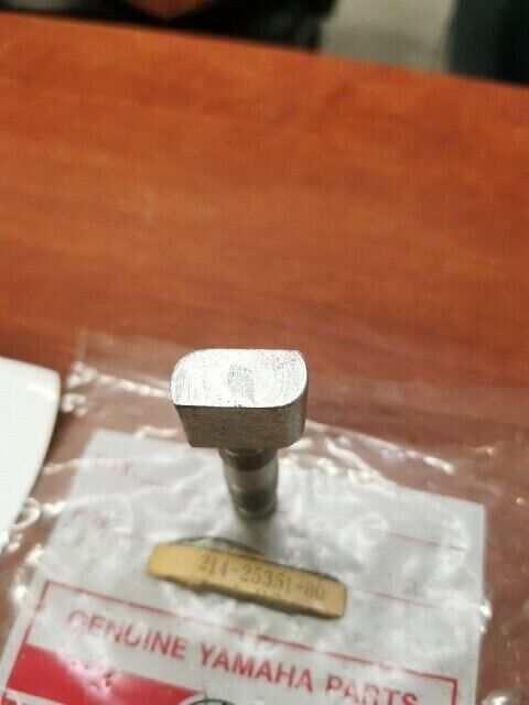 NOS Yamaha 1995 XV535 S CAMSHAFT 214-25351-00-00 SUB 214-25351-01-00 Y167