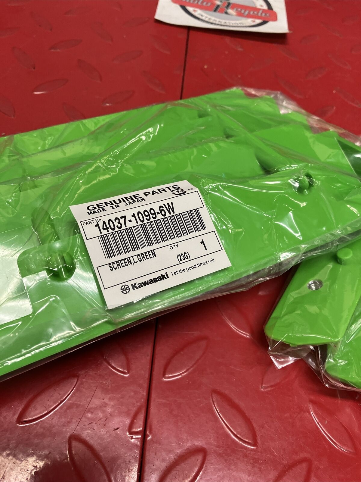 NOS KAWASAKI KX125 KDX200 KLX250R RADIATOR GUARD GRILLE SET 14037-0047-6W K100