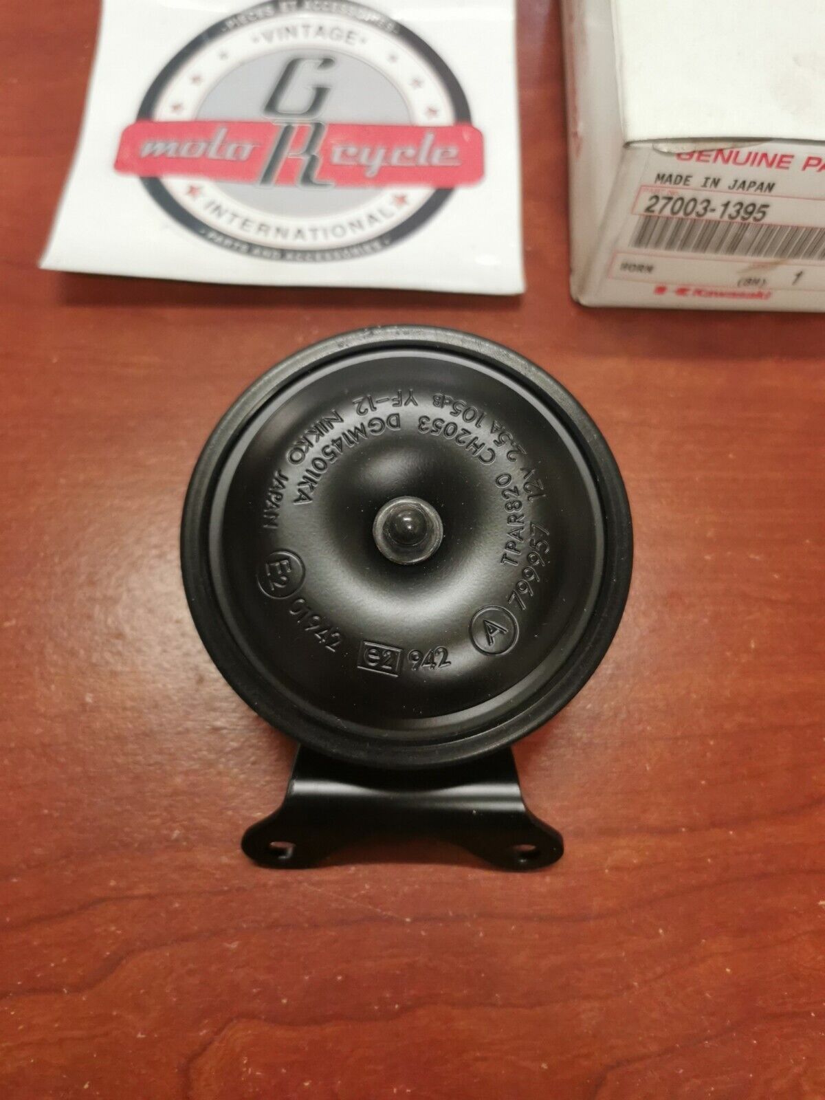 NOS Kawasaki 1996 - 2003 ZX750 HORN 27003-1395 K35
