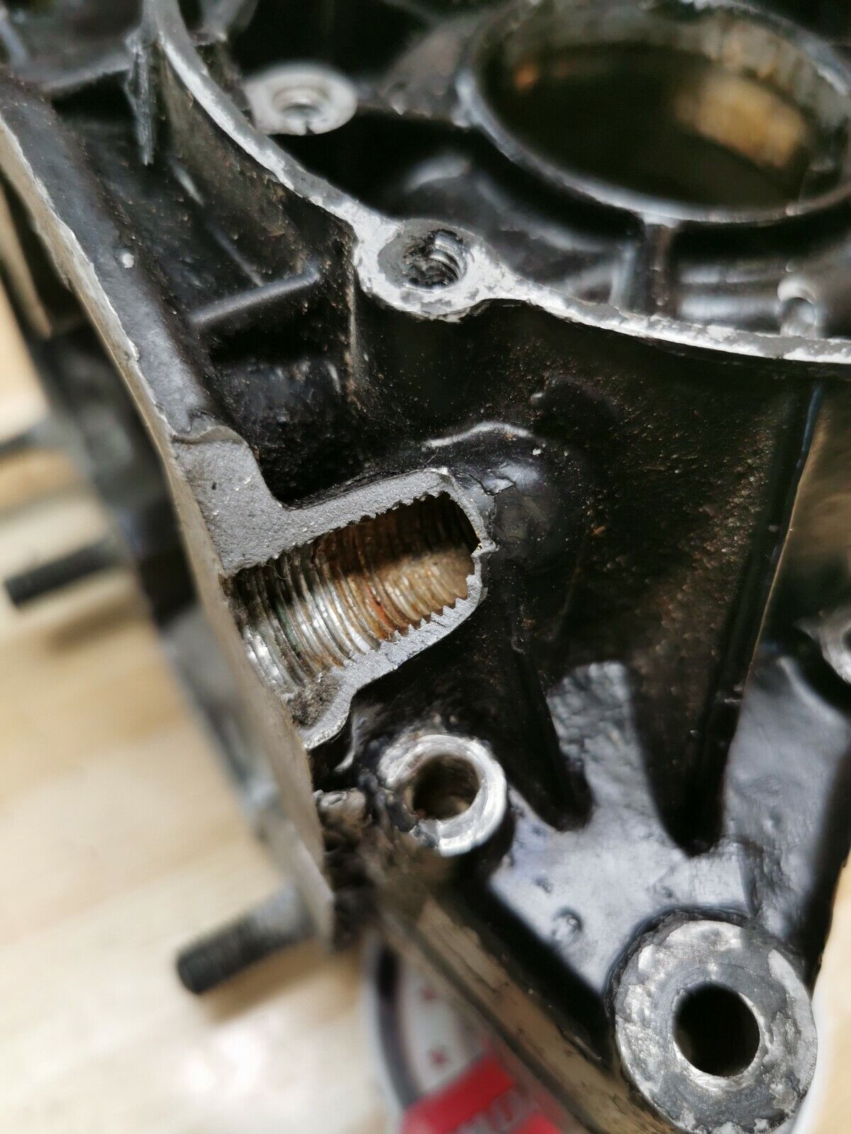 Suzuki PE250 1977 crankcase crank case 1978 1979 11300-41850