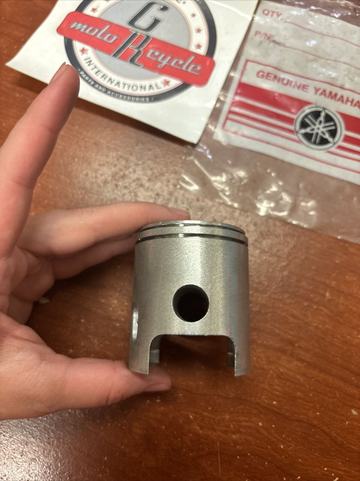 NOS Yamaha 1974 - 1976 RD200 PISTON O/S 0.25 397-11635-00-00 Y175