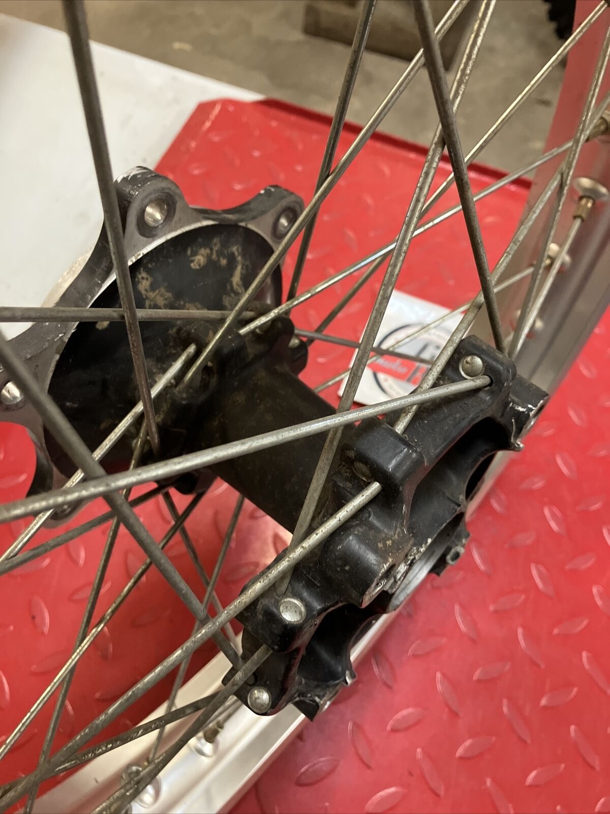 Honda XR250R 1991 rear wheel hub rim VERY NICE 1990 1992 1993 1994