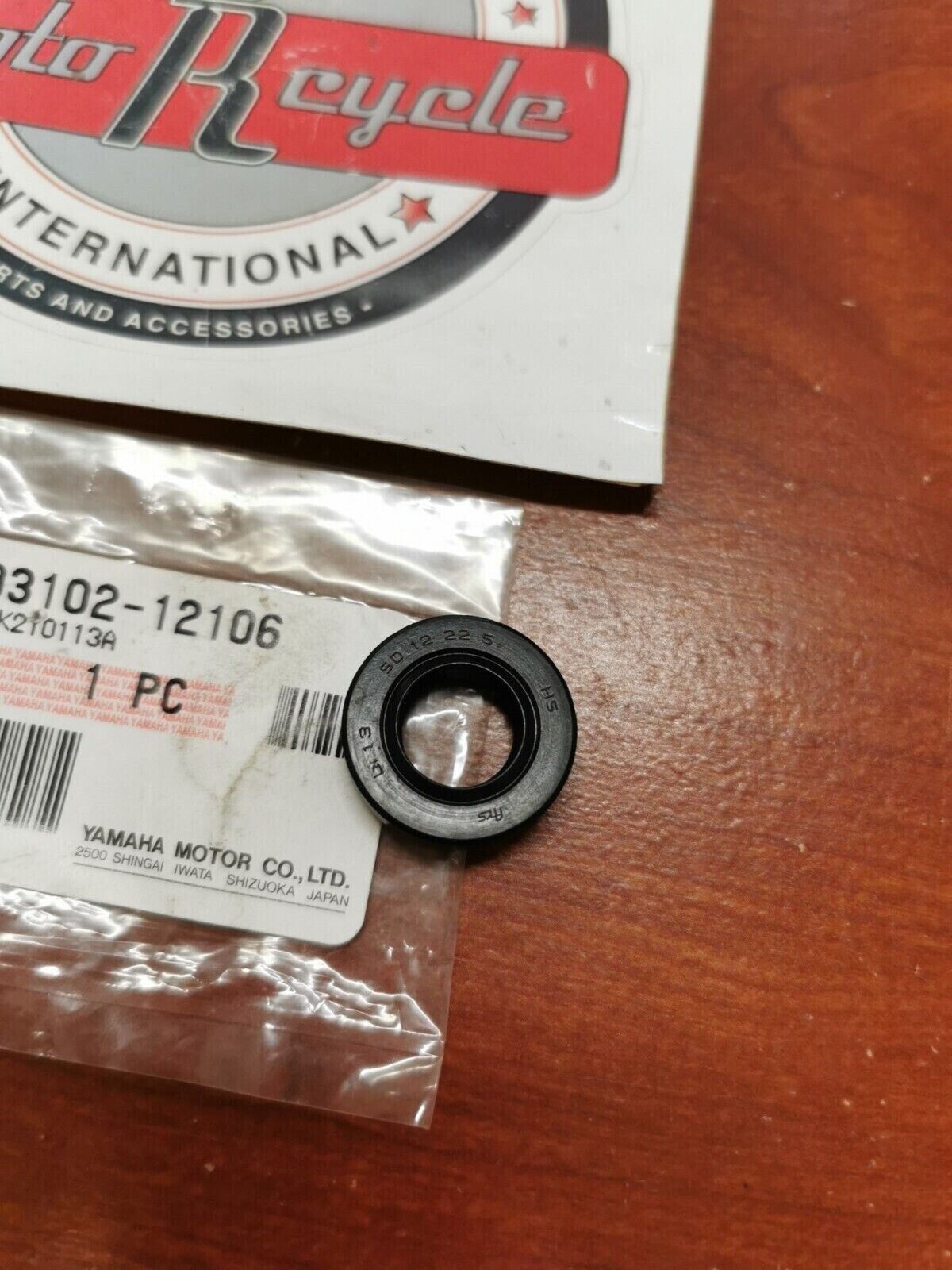 NEW NOS Yamaha XVS95 XVS13 YFM225 YFM70 YFM700 YXZ10 OIL SEAL 93102-12106-00 Y99
