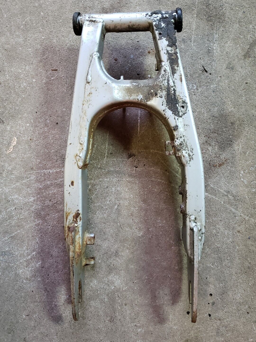 Honda XR200R XR 200R 200 1981 1982 swingarm swing arm 52100-KA2-000