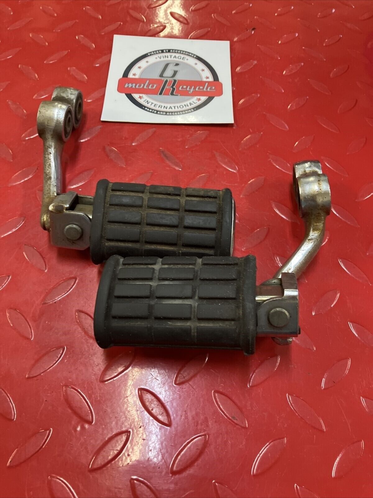 Yamaha XV500 Virago 500 Front footrest footpeg foot peg rest 22U-27410-02-93