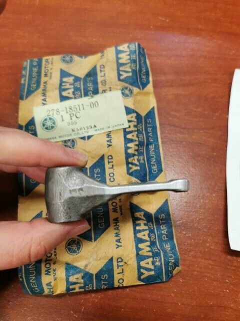 NOS Yamaha 1972 DS7 1970 - 1972 R5 SHIFT FORK 278-18511-00-00 Y116