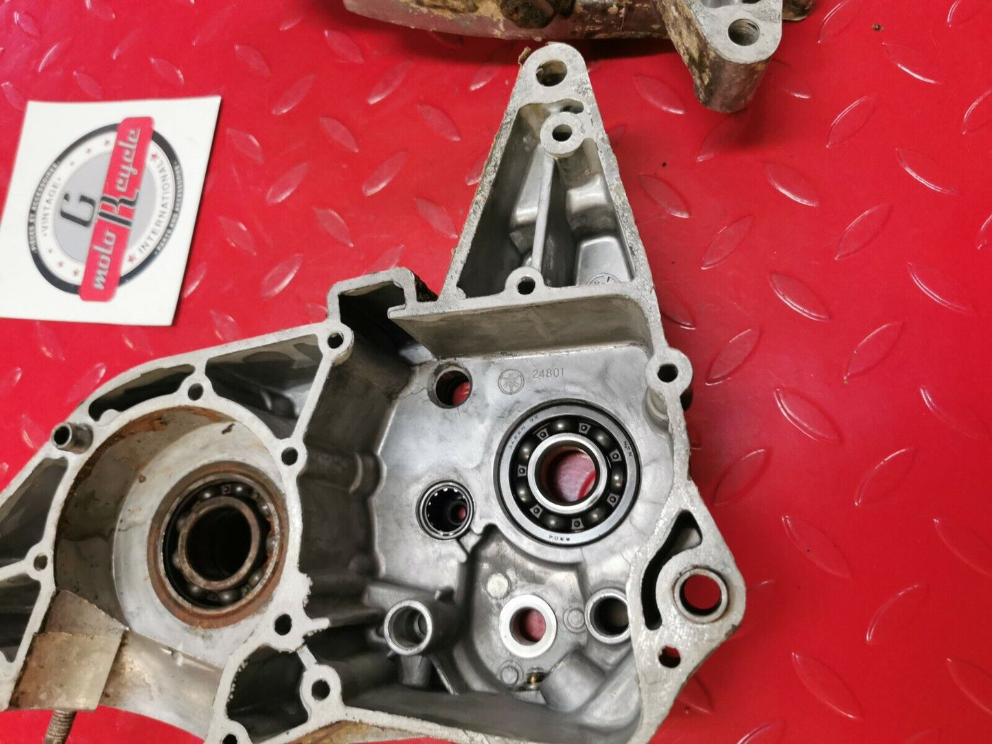 Yamaha DT125 1975 crankcase crank case left right 248-15111-02-00