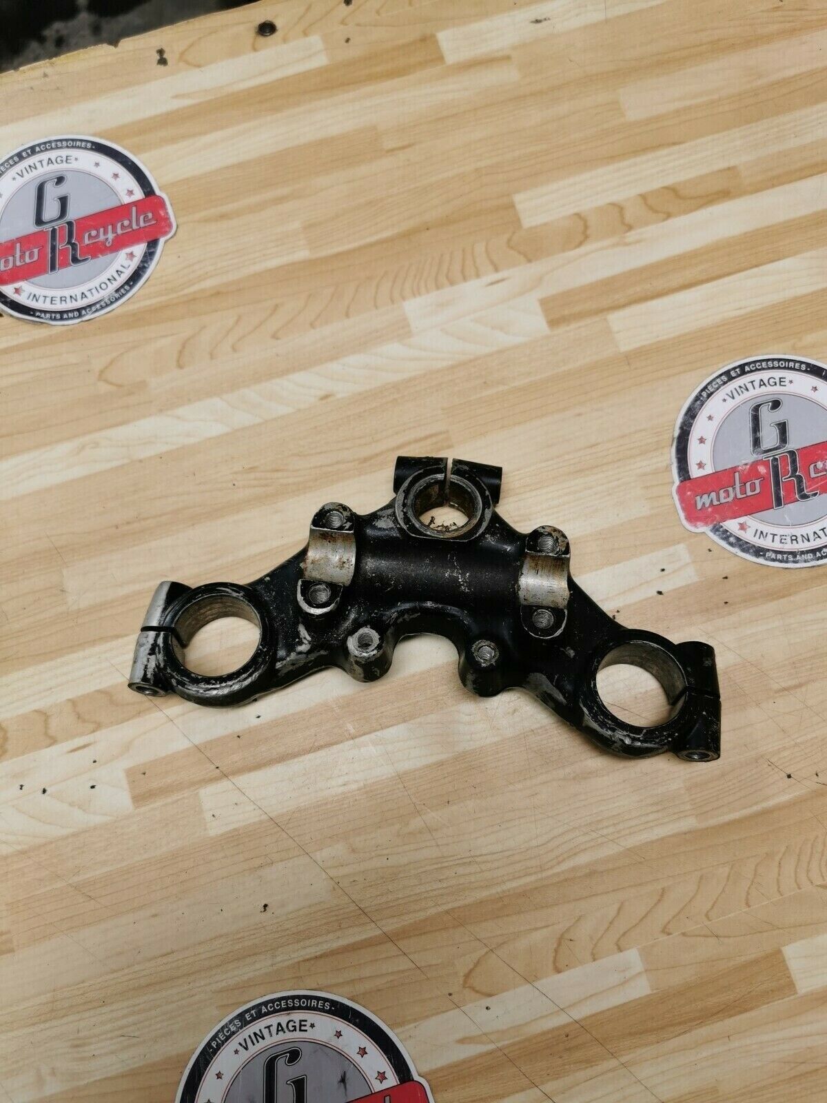 Yamaha DT250 1976 steering stem triple clamp tree top crown handle DT400