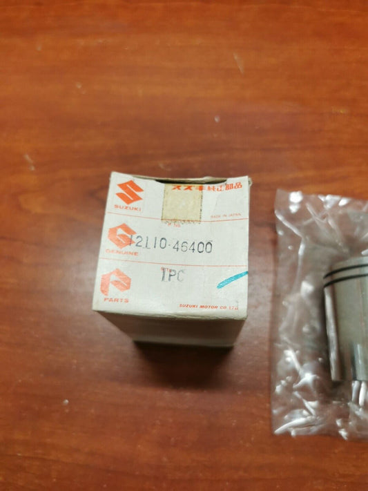 NOS SUZUKI 1978 - 1982 DS80 PISTON 12110-46400 SUB. 12110-46411 S31