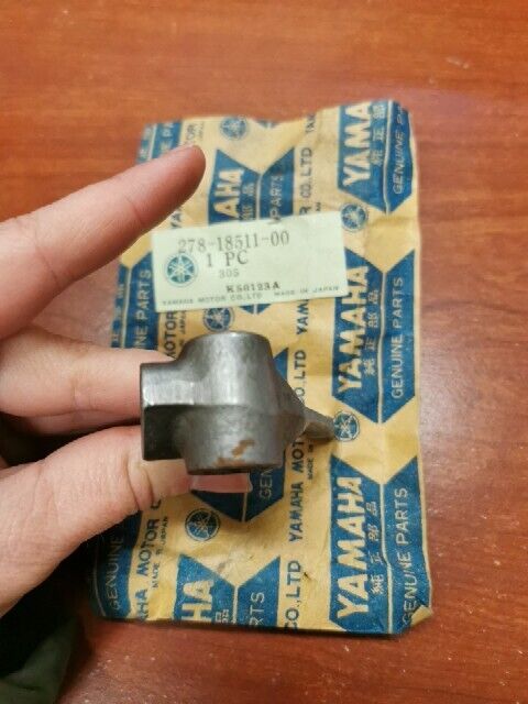 NOS Yamaha 1972 DS7 1970 - 1972 R5 SHIFT FORK 278-18511-00-00 Y116
