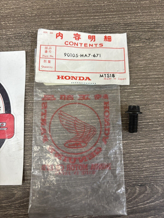 NOS Honda TRX350 TRX350D TORX BOLT 8X16 90105-HA7-671 H131