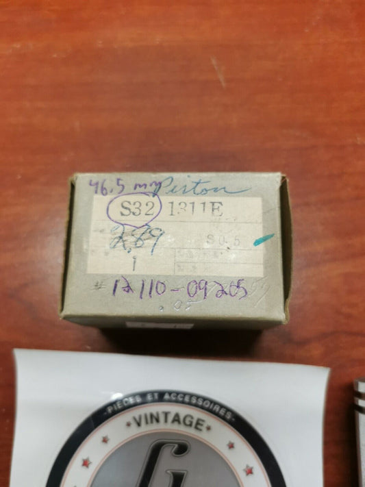 NOS Suzuki 1968 S32 PISTON 0.50 12110-09205 S32