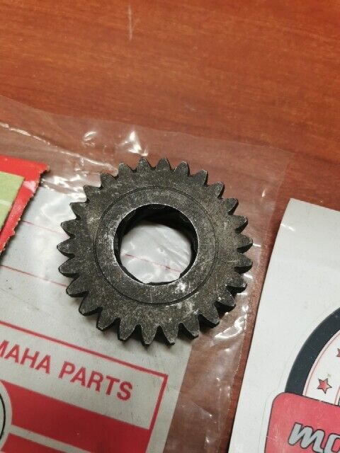 NOS Yamaha AT1 CS5 CT1 HT1 LT2 LT3 LTMX RD200 KICK GEAR 251-15641-01-00 Y124