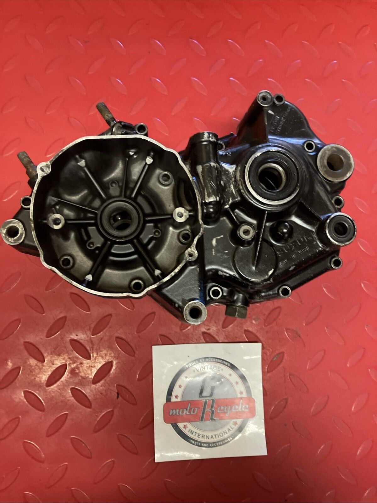 Suzuki RM125 1983 Crankcase set crank case left right 11300-14880