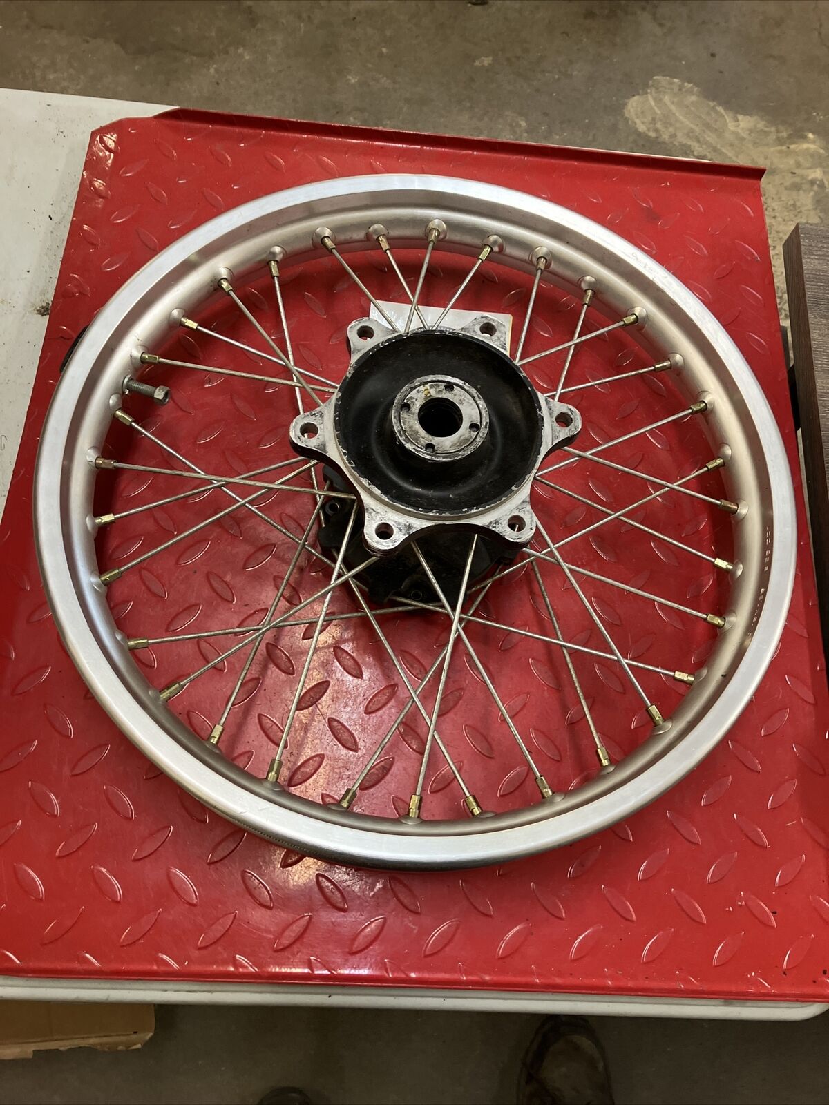 Honda XR250R 1991 rear wheel hub rim VERY NICE 1990 1992 1993 1994