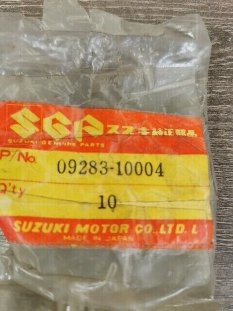 NOS SUZUKI DRZ400S AN400S GSX1300R VL800T GSXR750 OIL SEAL 09283-10004 S37