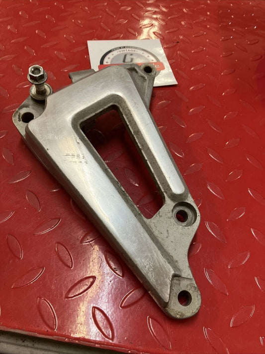 Yamaha XV500 Virago 500 left muffler silencer bracket footpeg holder mount