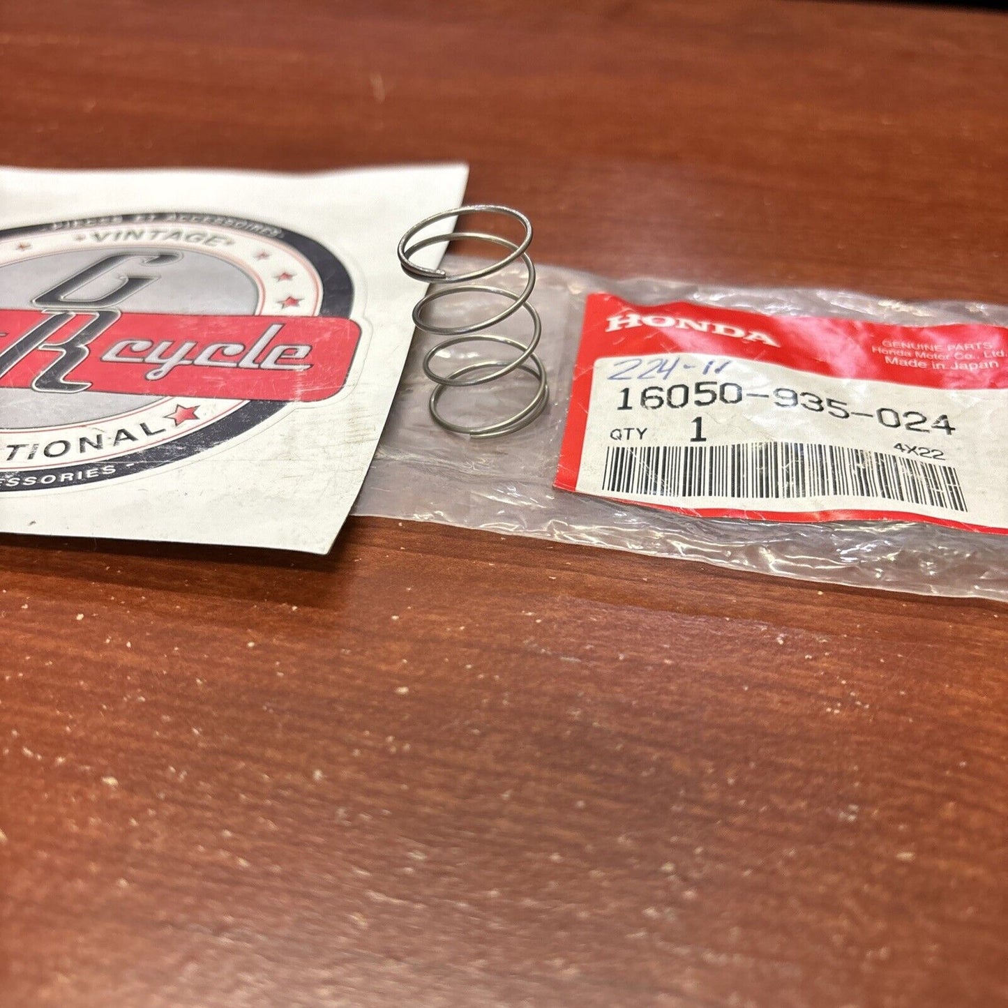 NOS Honda 7.5HP 8HP 10HP 75HP 100HP DIAPHRAGM SPRING 16050-935-024 H164