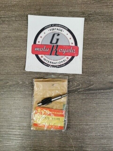 NOS SUZUKI GR650 GS100 GS1100GL GS400 GEAR TACHOMETER DRIVEN 26431-45001 S56