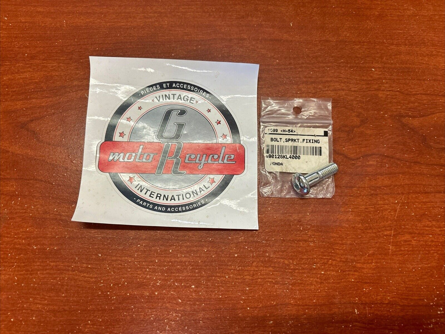 NOS Honda CBR1000RR CBR600R SPROCKET FIXING BOLT 90128-KL4-000 H135