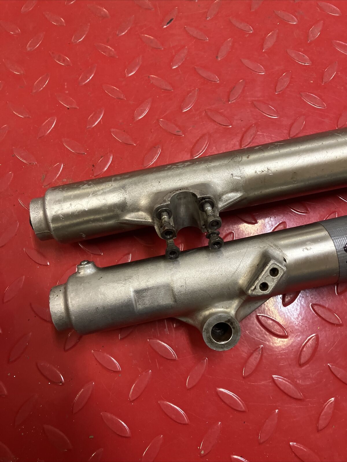 Honda CR125R 1981 left right front forks