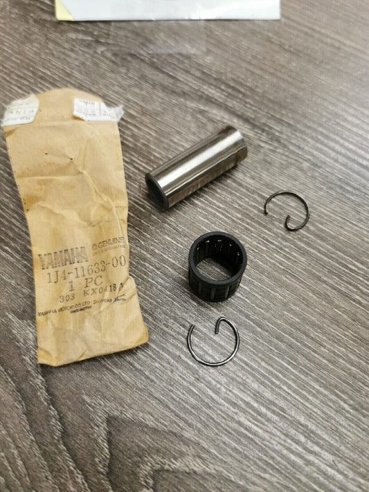 NOS YAMAHA YZ100J YZ100 PISTON PIN 1J4-11633-00-00 Y58