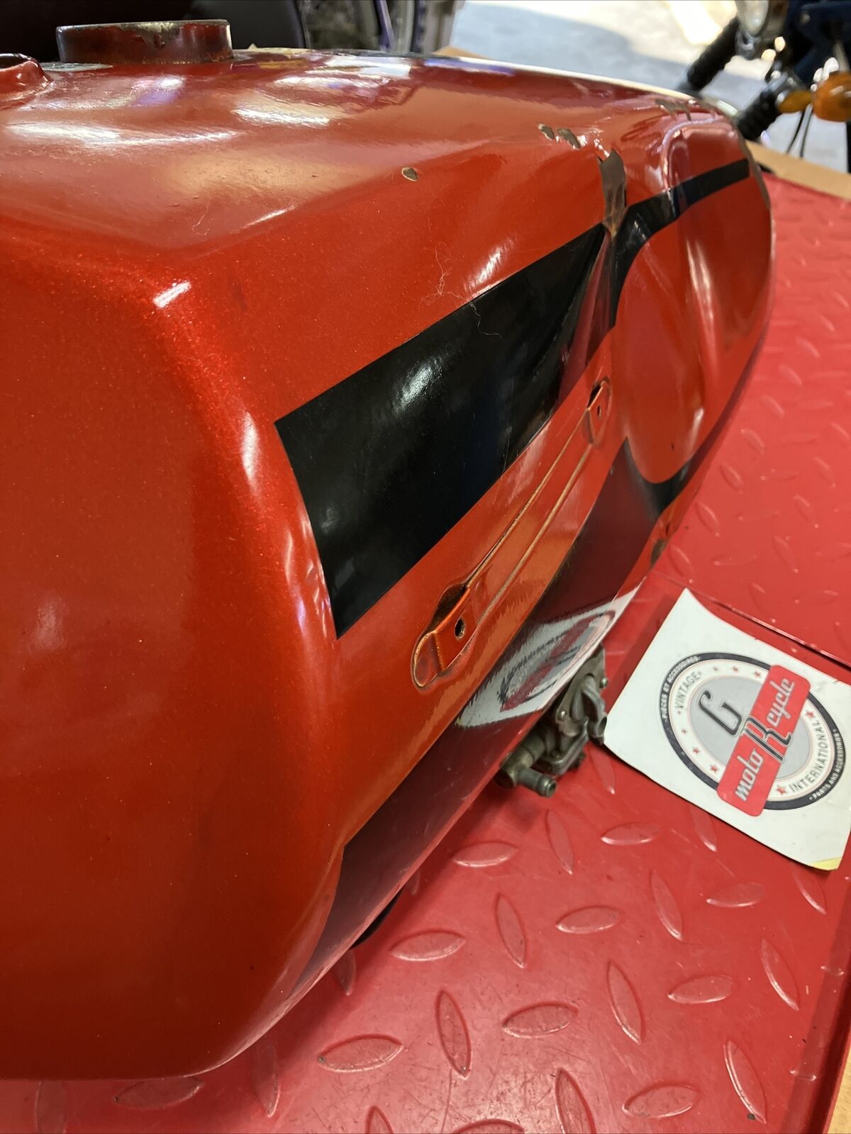 Suzuki RE5 Fuel tank gas petrol reservoir NO PETCOCK