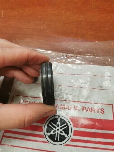 NOS Yamaha RD250 RD350 RZ350 TZR250 YFZ350 OIL SEAL 93103-25108-00 Y163