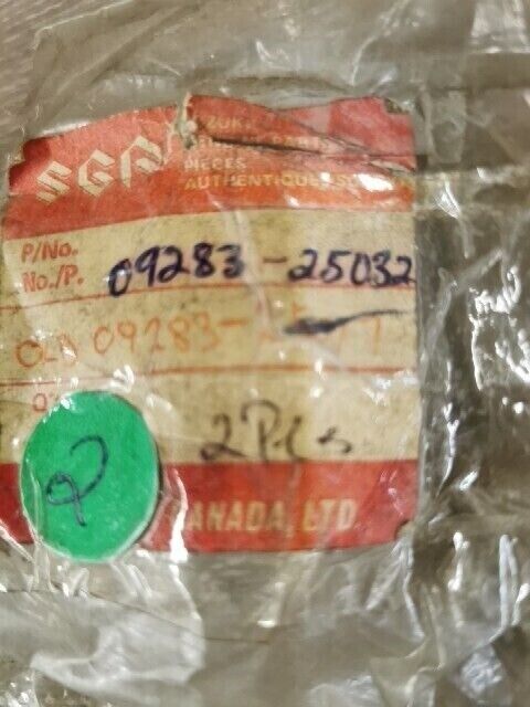 NOS SUZUKI GT250 1973 - 1977 T350J T350R SEAL OIL 09283-25032 S53