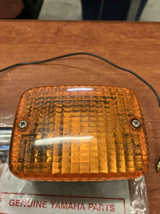 NOS Yamaha XS1100 REAR FLASHER LIGHT CHROME 2H7-83330-70-93 SUB 2H7-83330-7 Y165
