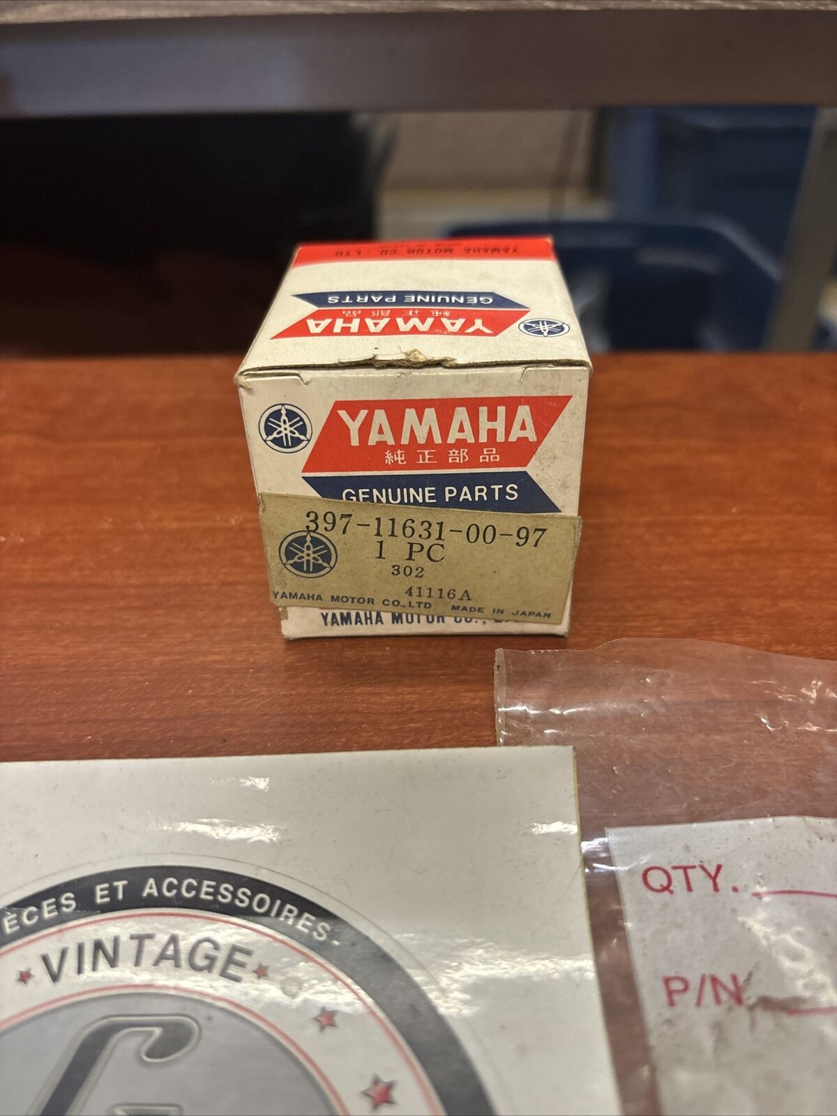 NOS Yamaha 1974 - 1976 RD200 PISTON STD 0.97 397-11631-00-97 SUB 397-11631- Y175