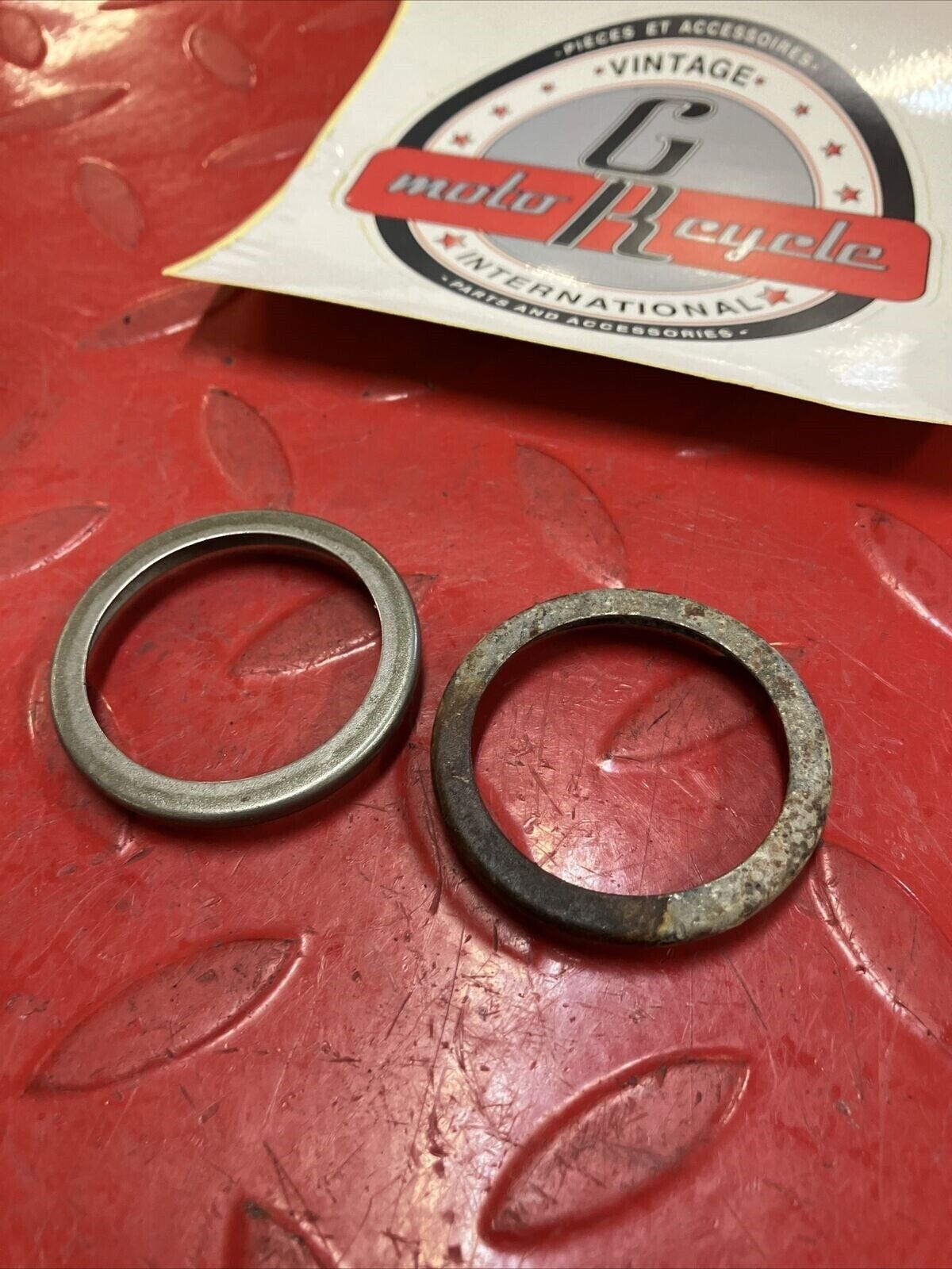 Yamaha RD400 1977 front fork cover upper guide