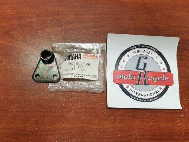 NOS Yamaha 1980 - 1982 YT125 BRACKET 3X3-18128-00-00 Y120