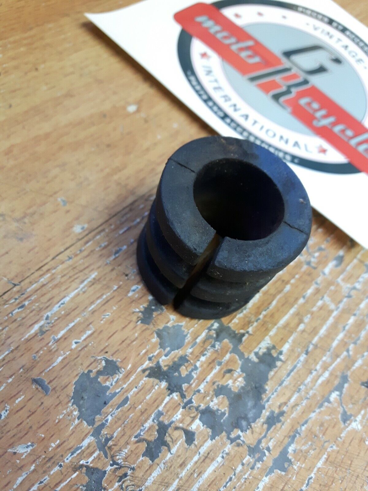 Suzuki RM250 1990 fuel gas petrol tank rear cushion damper rubber 44541-26C00