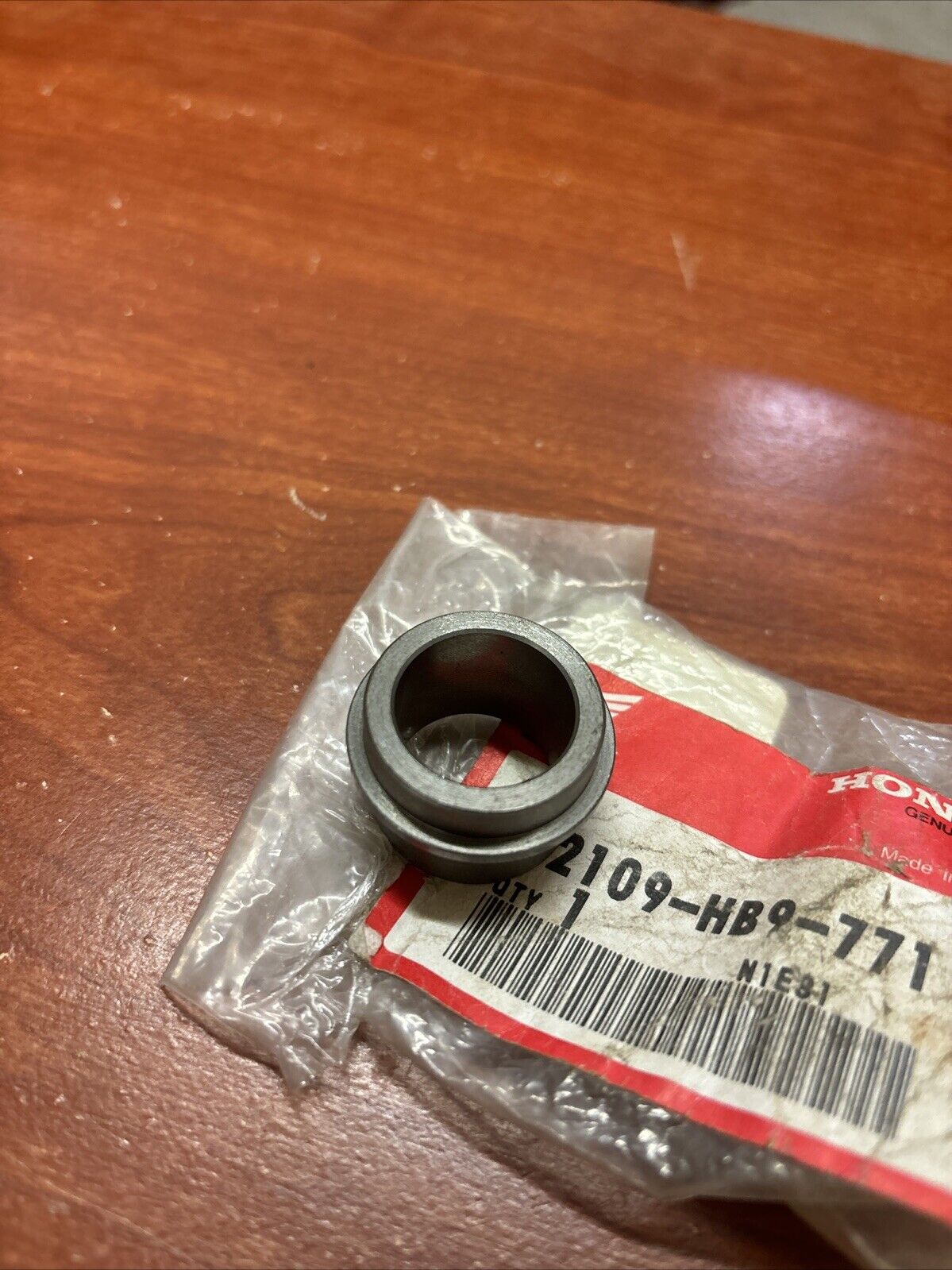 NOS Honda TRX250R PIVOT THRUST BUSH 52109-HB9-771 H145